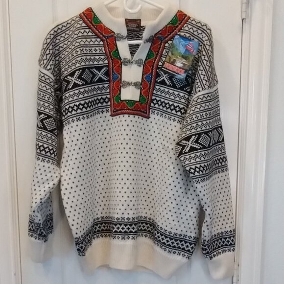 Norwool of Norway Other - Norwool of Norway 100% Wool Embroidered Sweater Size M NWT